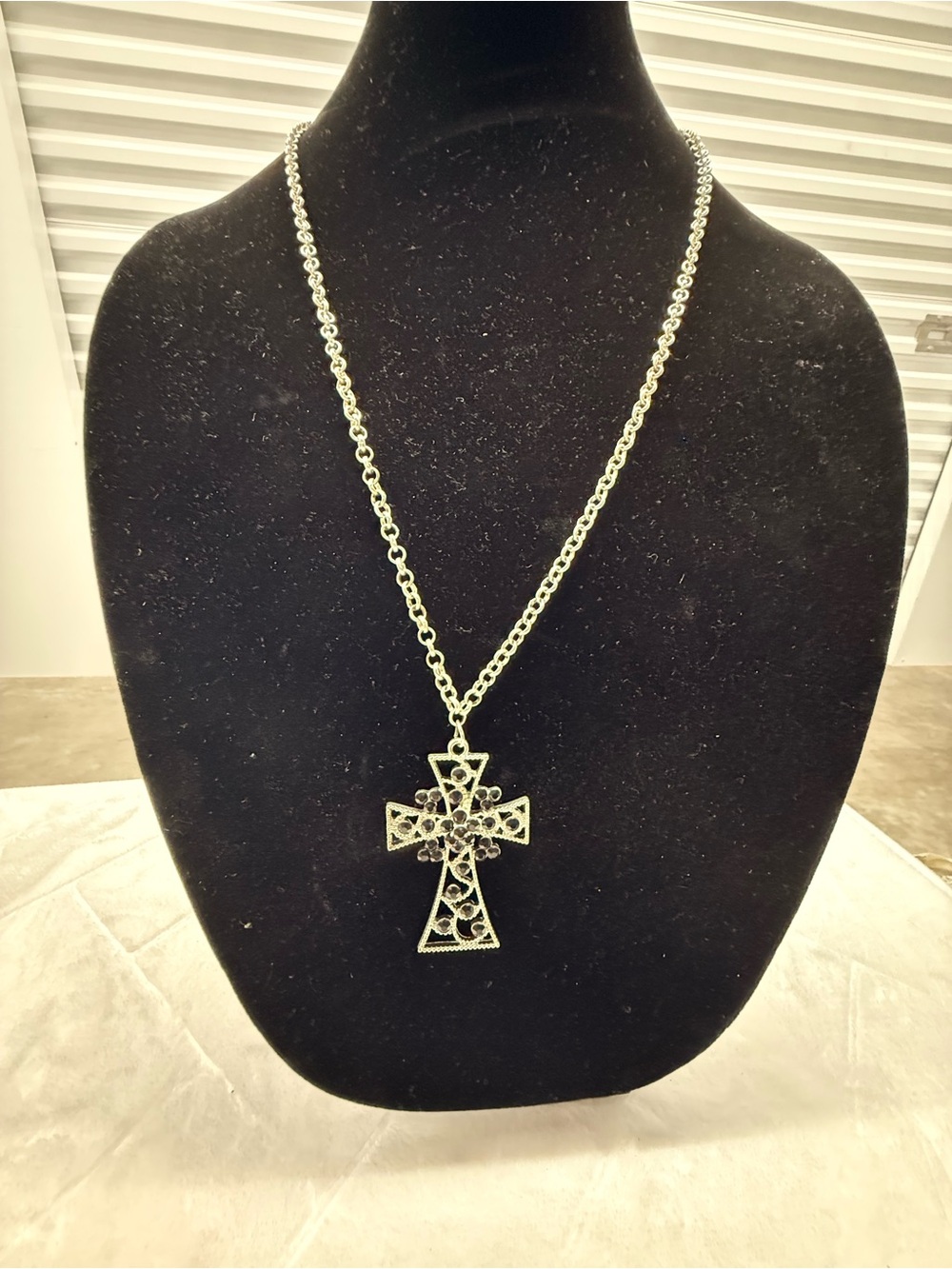 Silver Tone Filigree Cross Pendant Necklace - Elegant Women's Jewelry